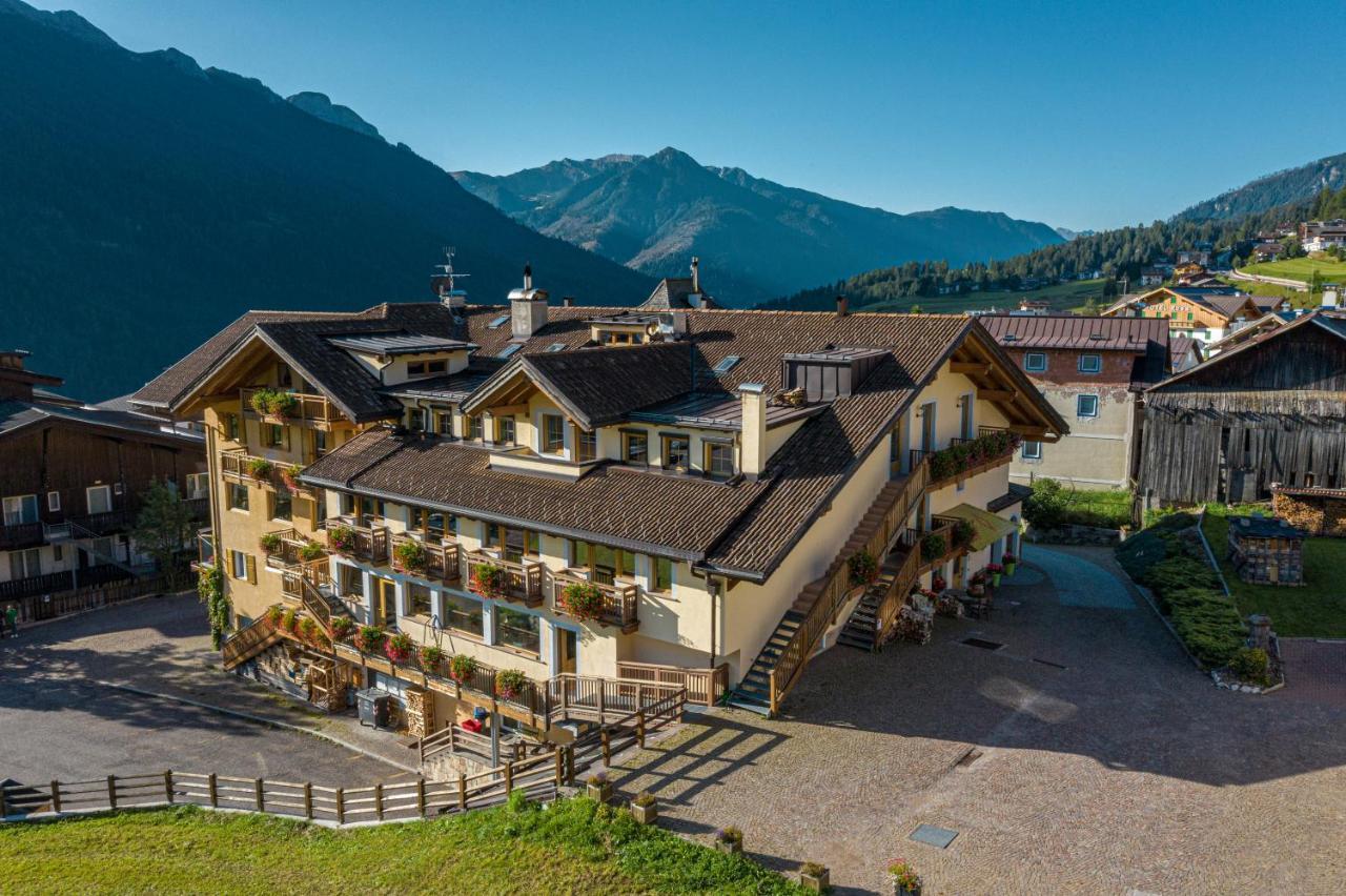 Mytime Hotels La Grotta Vigo di Fassa Buitenkant foto