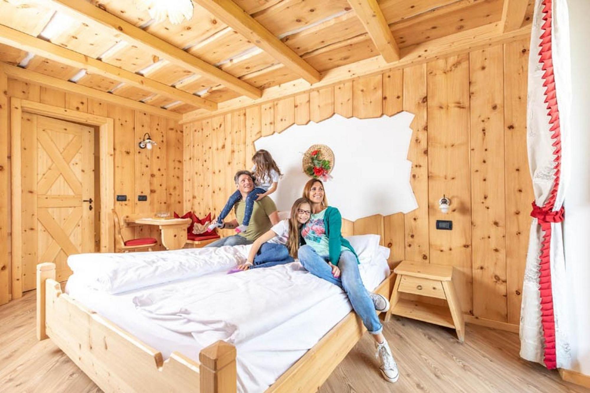 Mytime Hotels La Grotta Vigo di Fassa Kamer foto