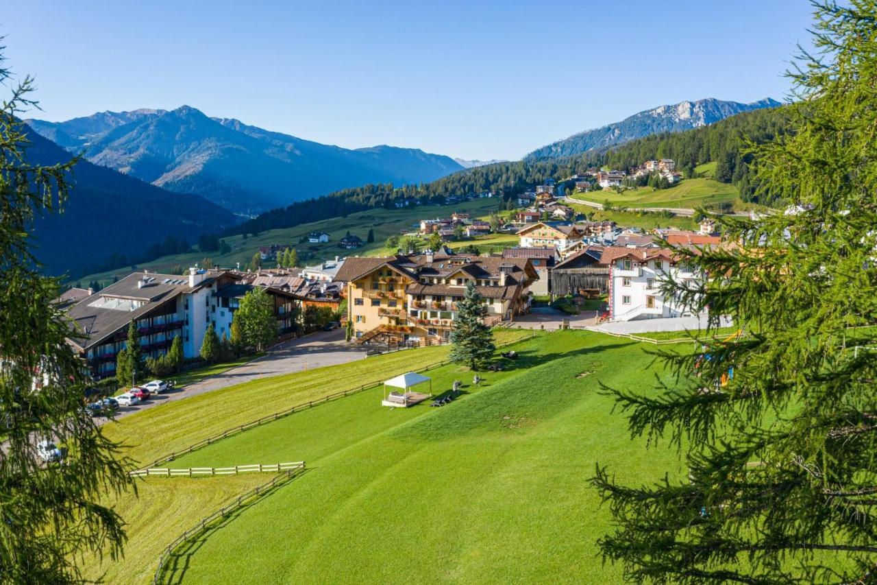 Mytime Hotels La Grotta Vigo di Fassa Buitenkant foto